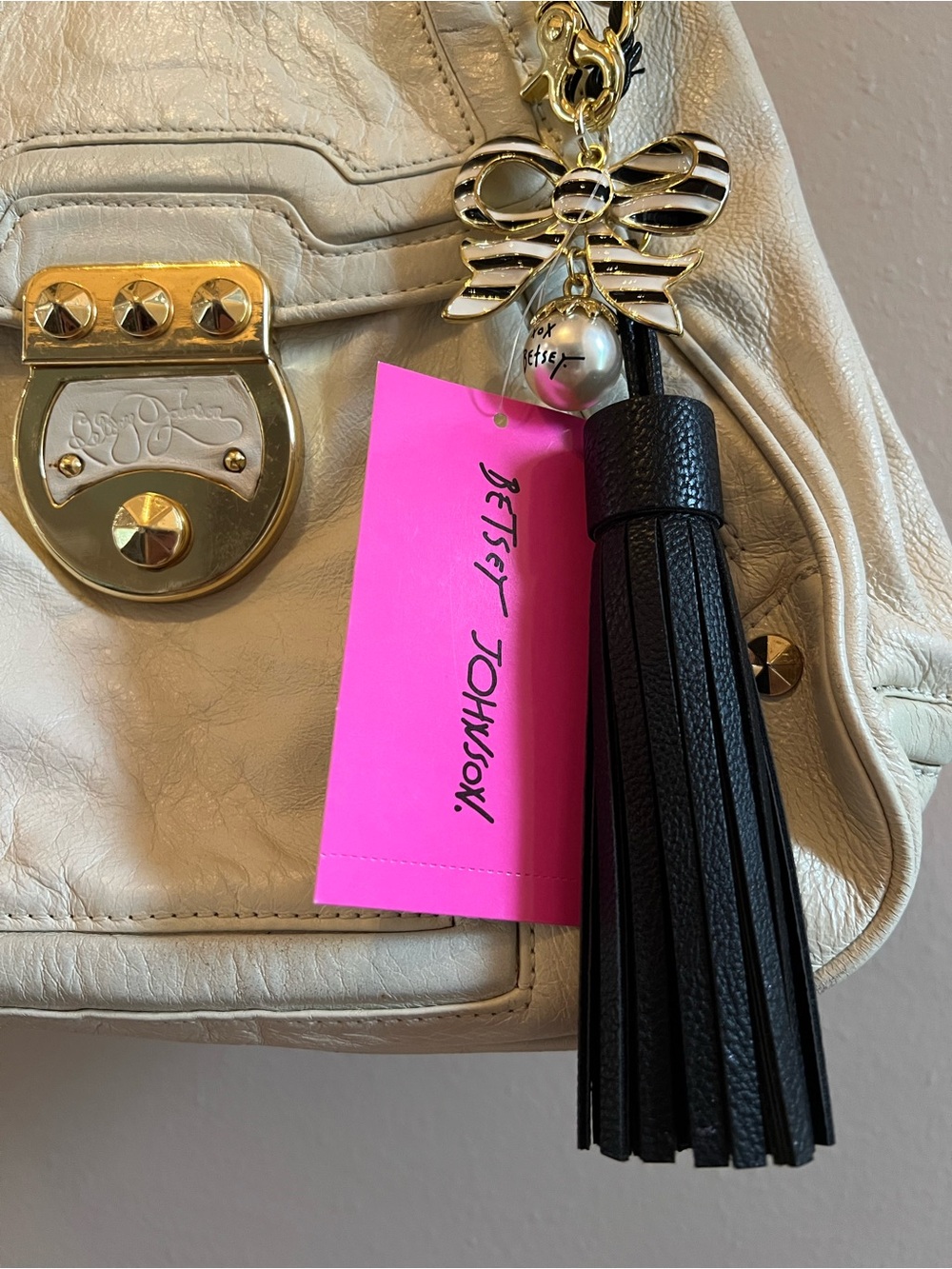 Black & White Enameled Bow Bag Charm Tag Betsey Johnson NWT Goldtone Tassel